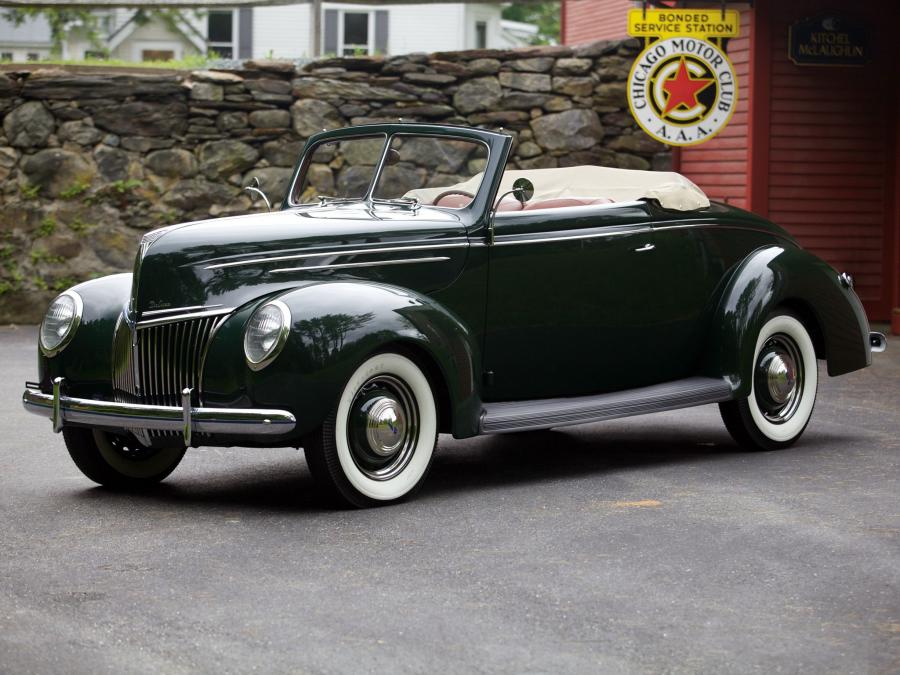  Ford V8 Deluxe Convertible Coupe 1939 года  (фото 1 из 12)